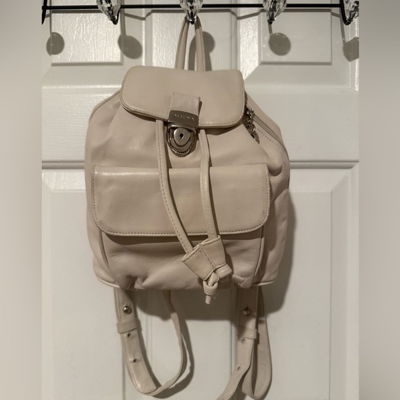 Perlina Cream Soft Smooth Leather Silver Tone Hardware Backpack Purse Preowned - Picture 1 of 13